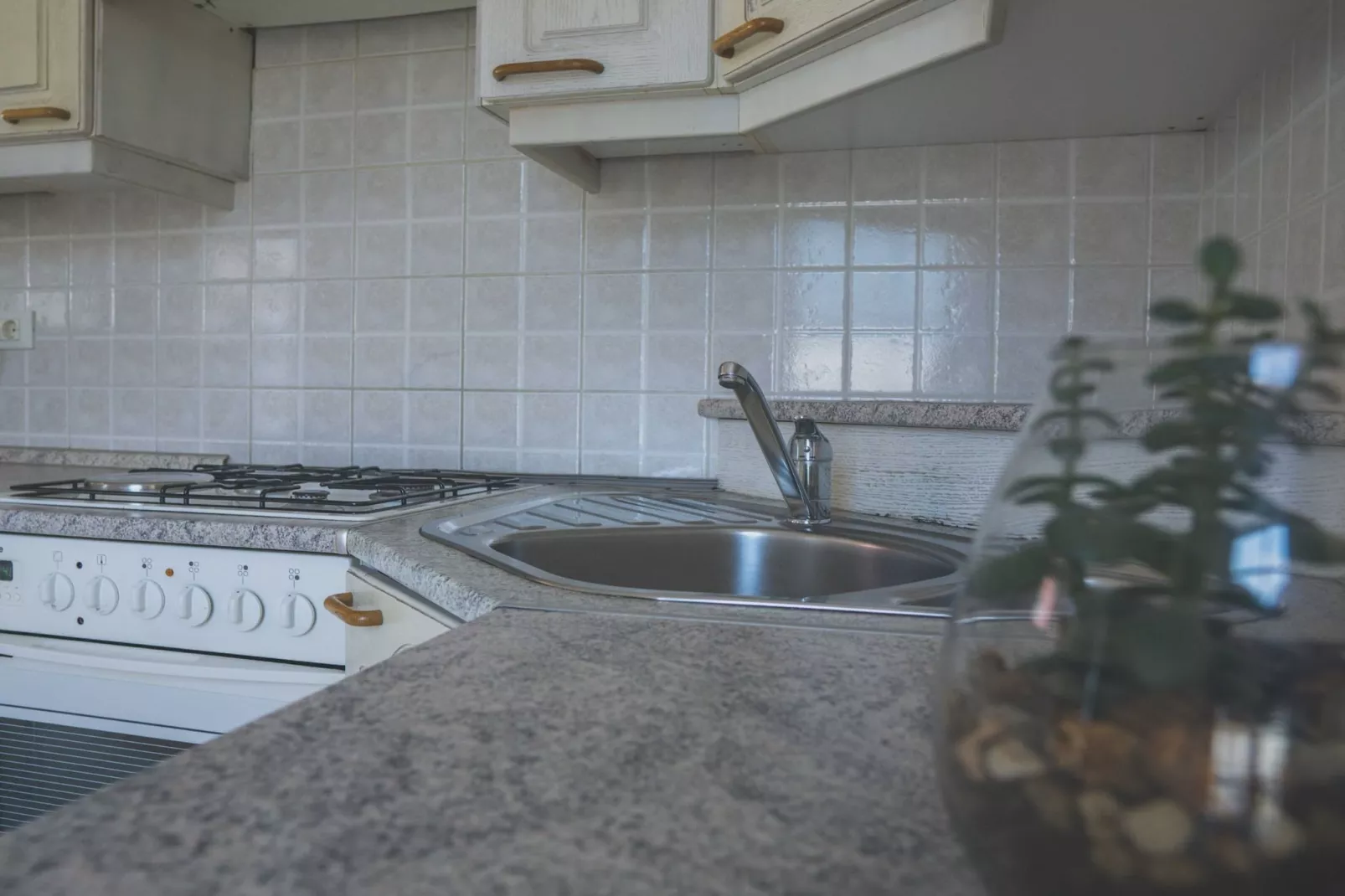 Comfortable Apartment with Mountain View - One Bedroom Apartment-Küche