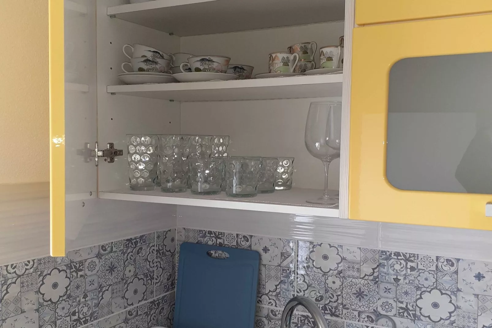 Secluded Authentic Apartment with Terrace - Studio Apartment with Terrace-Küche