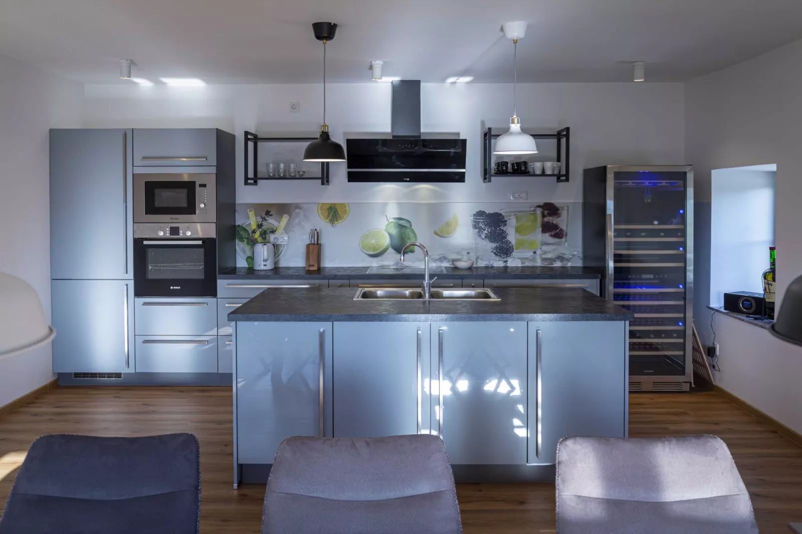 Mountain View Villa with Sauna and Hot-Tub - Three Bedroom Villa with Sauna and Hot-Tub-Küche