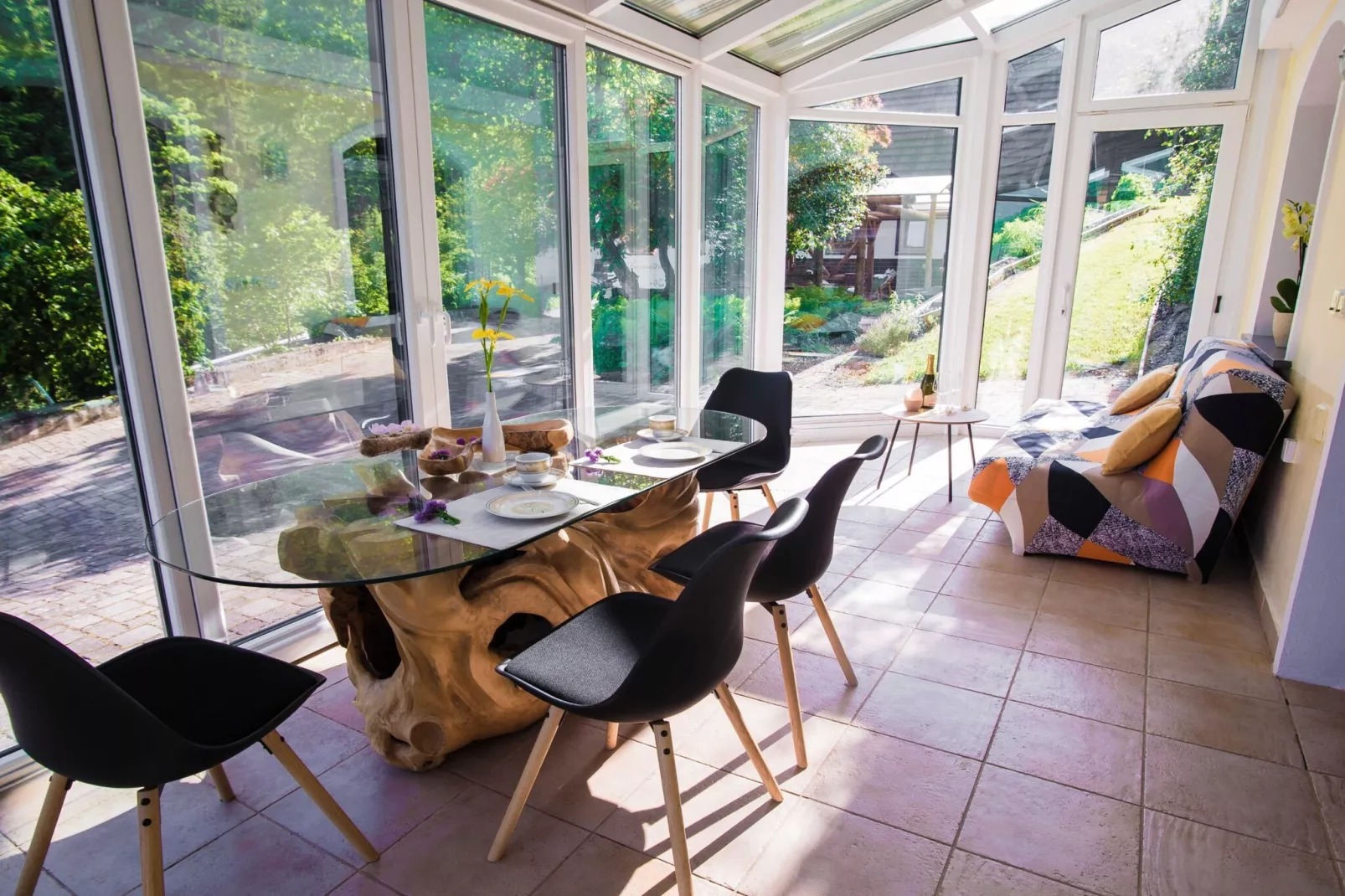 Rustic Authentic Holiday Home with Terrace and Wood Stove - Three Bedroom Holiday Home with Terrace-Esszimmer