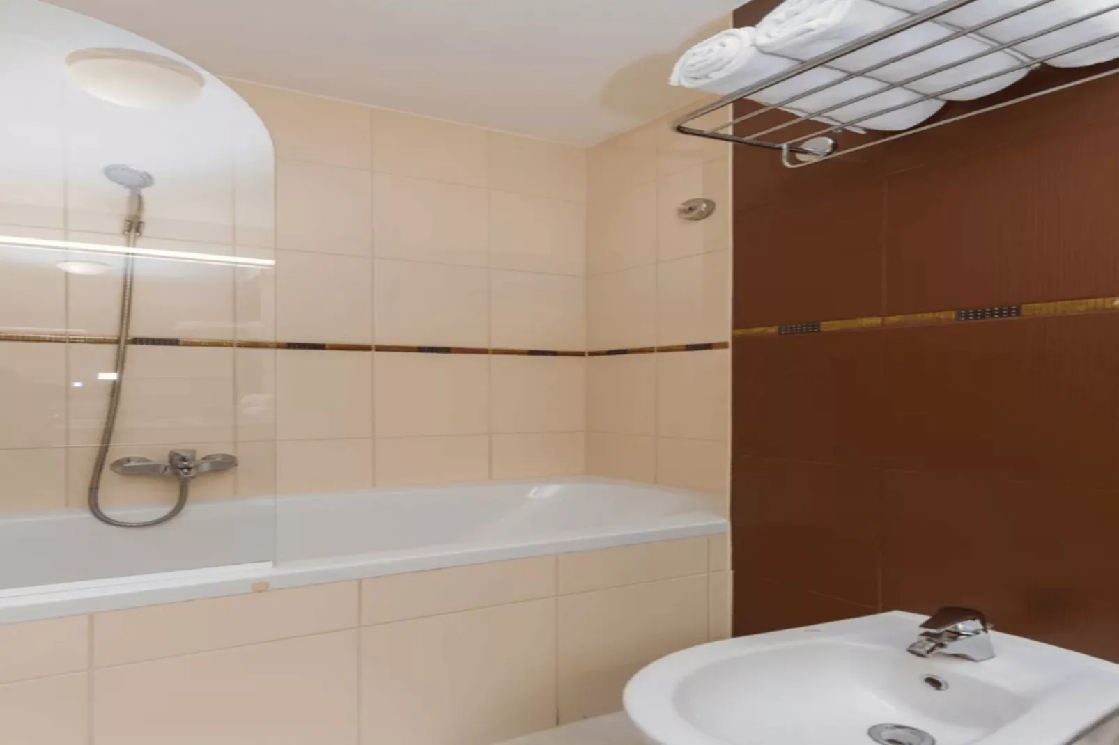 Marina Portorož Family Friendly Apartment 1 - One Bedroom Apartment-Bathroom