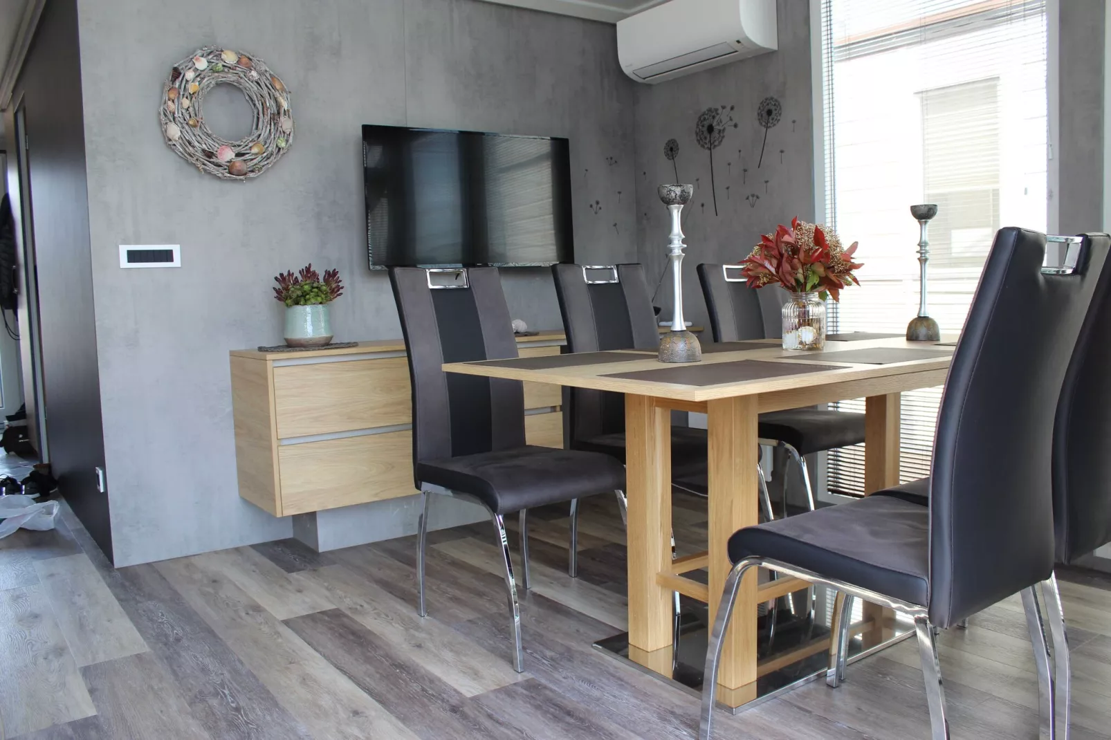 The Seaborn Residence - Two Bedroom Floating House-Dining room