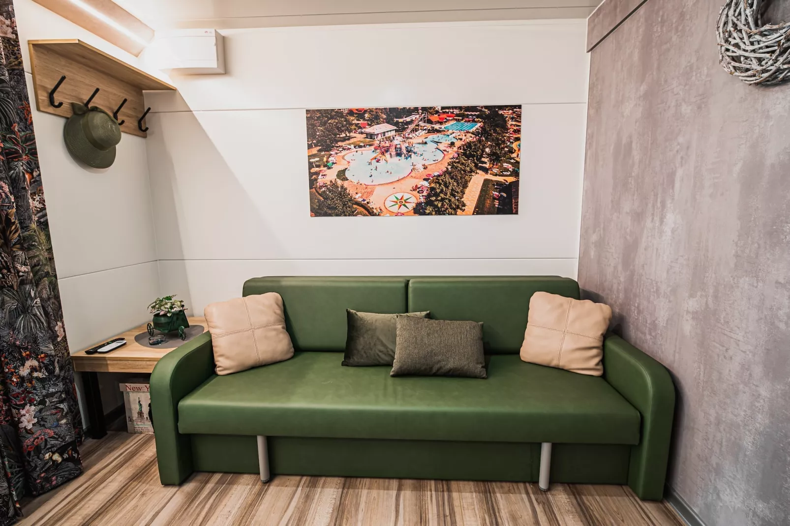 Lake Serenity Premium Mobile Homes with Thermal Riviera Tickets - Two Bedroom Mobile Home 15\/010-Living room