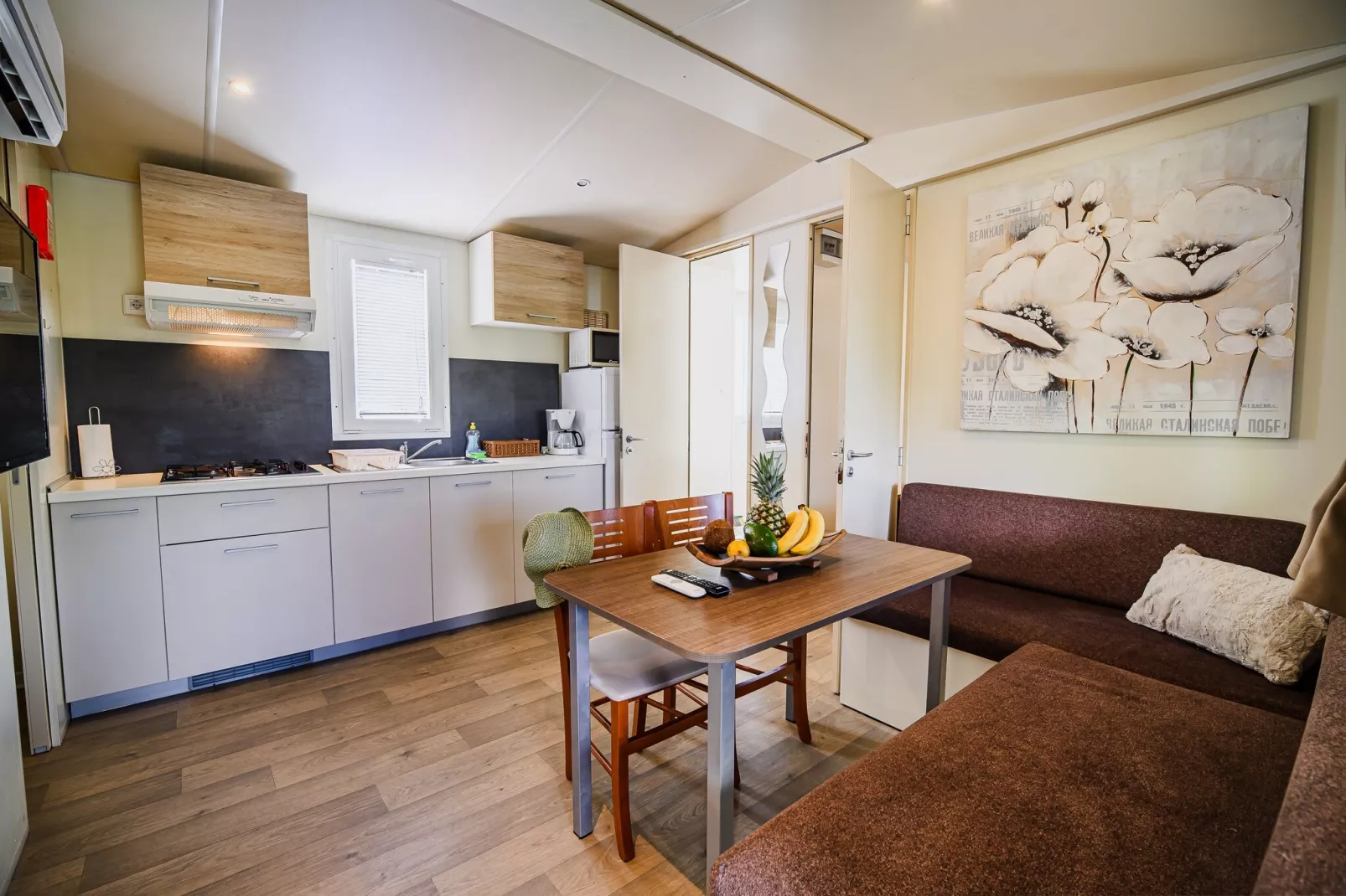 Waterside Retreat Mobile Homes with Thermal Riviera Tickets - Three Bedroom Mobile Home with Lake View (owner 6)-Chambre