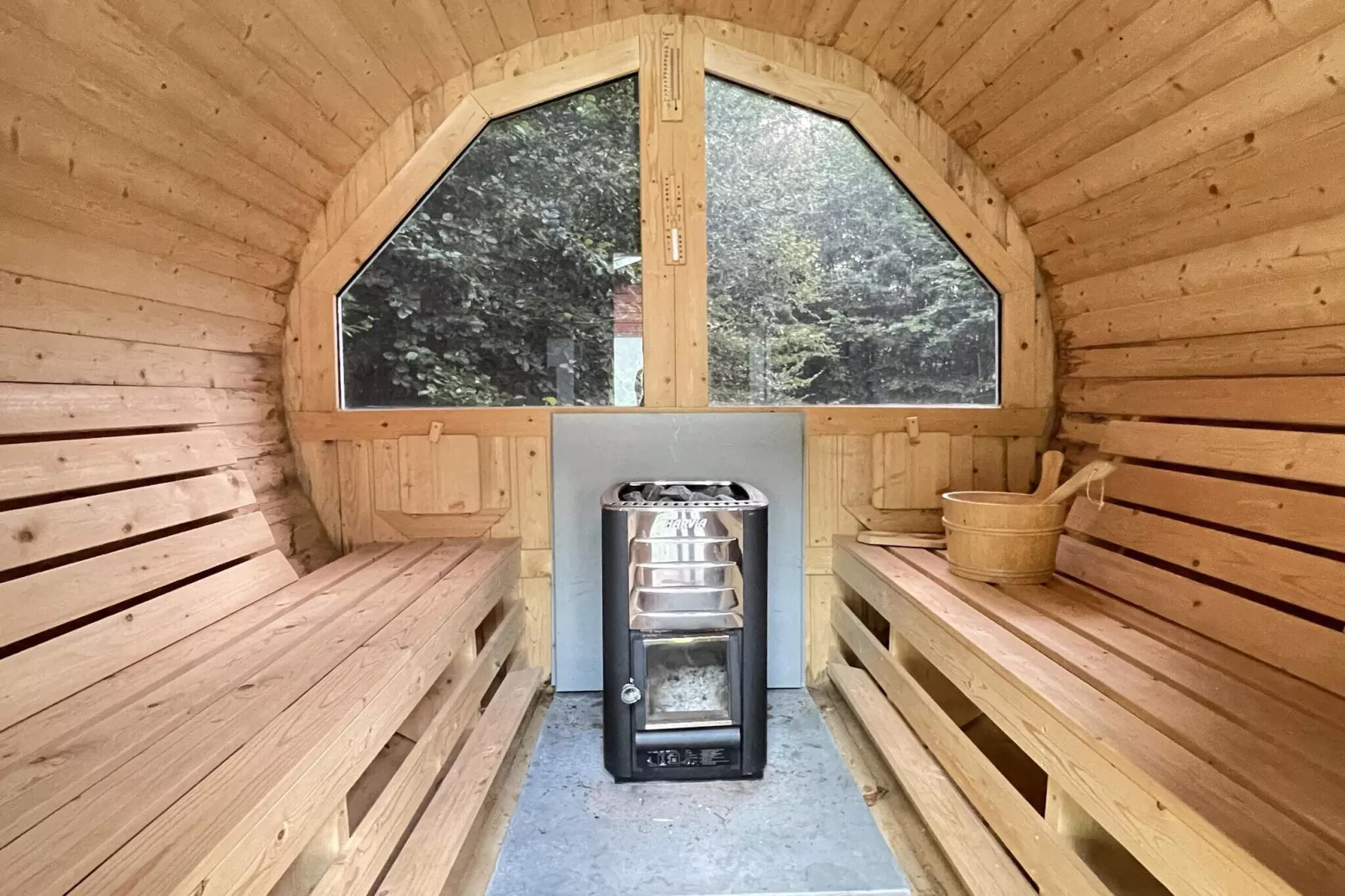 Charmant chalet au bord du lac avec sauna