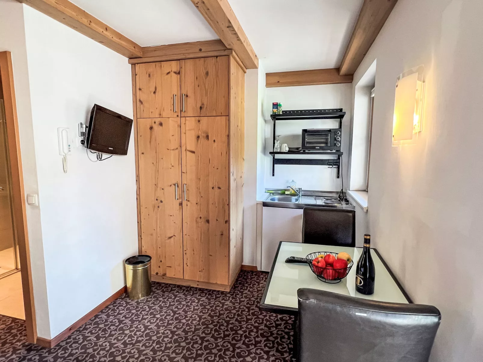 Cheeky Apartment-Inside