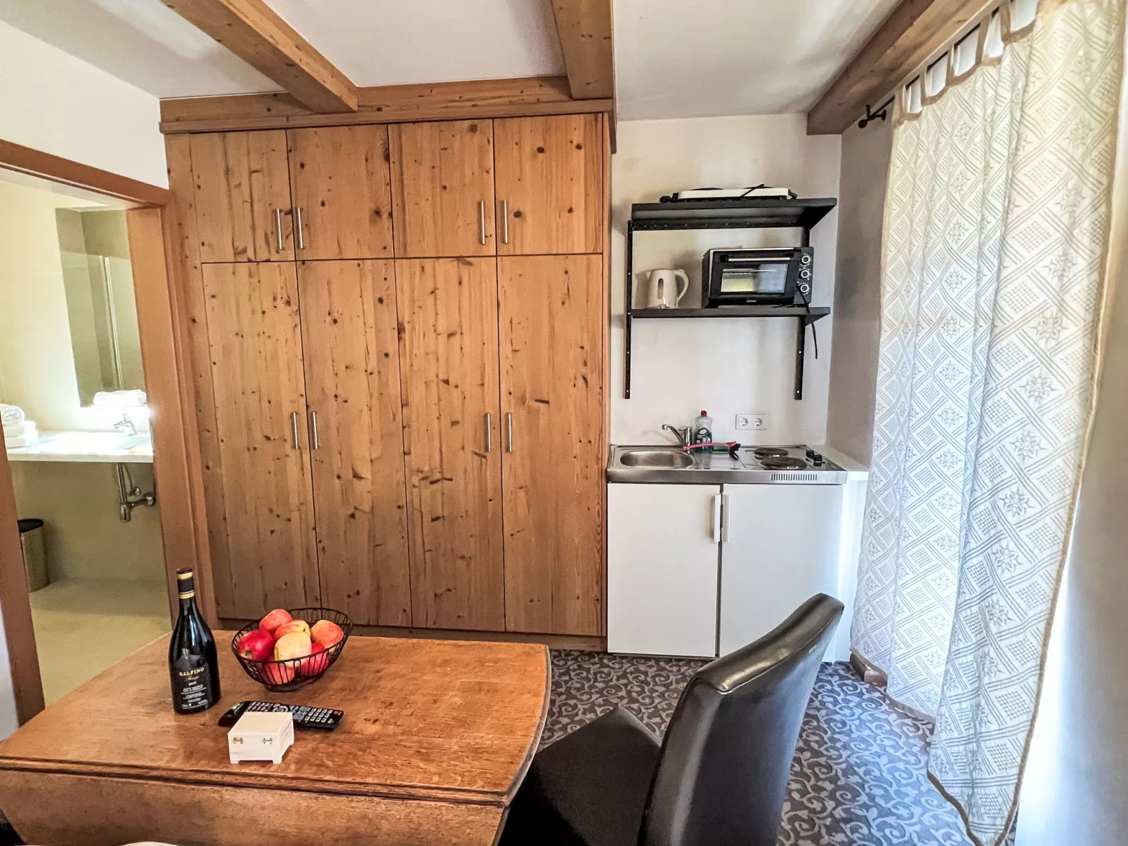 Cheeky Apartment-Inside