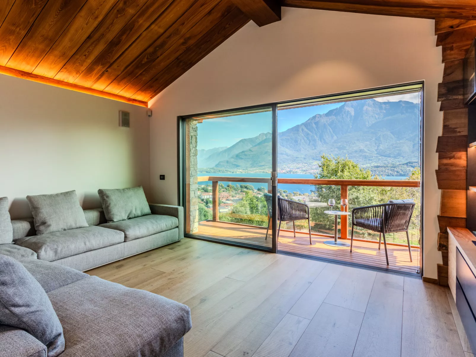 Woodhouse Domaso-Dedans