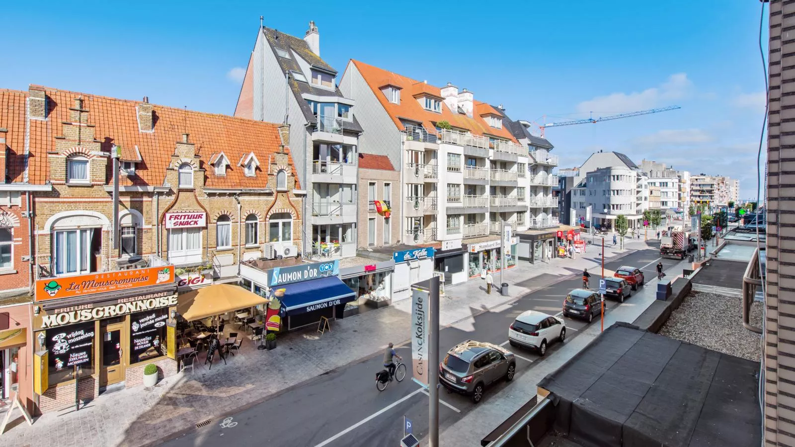 Azcona Twee-View in summer