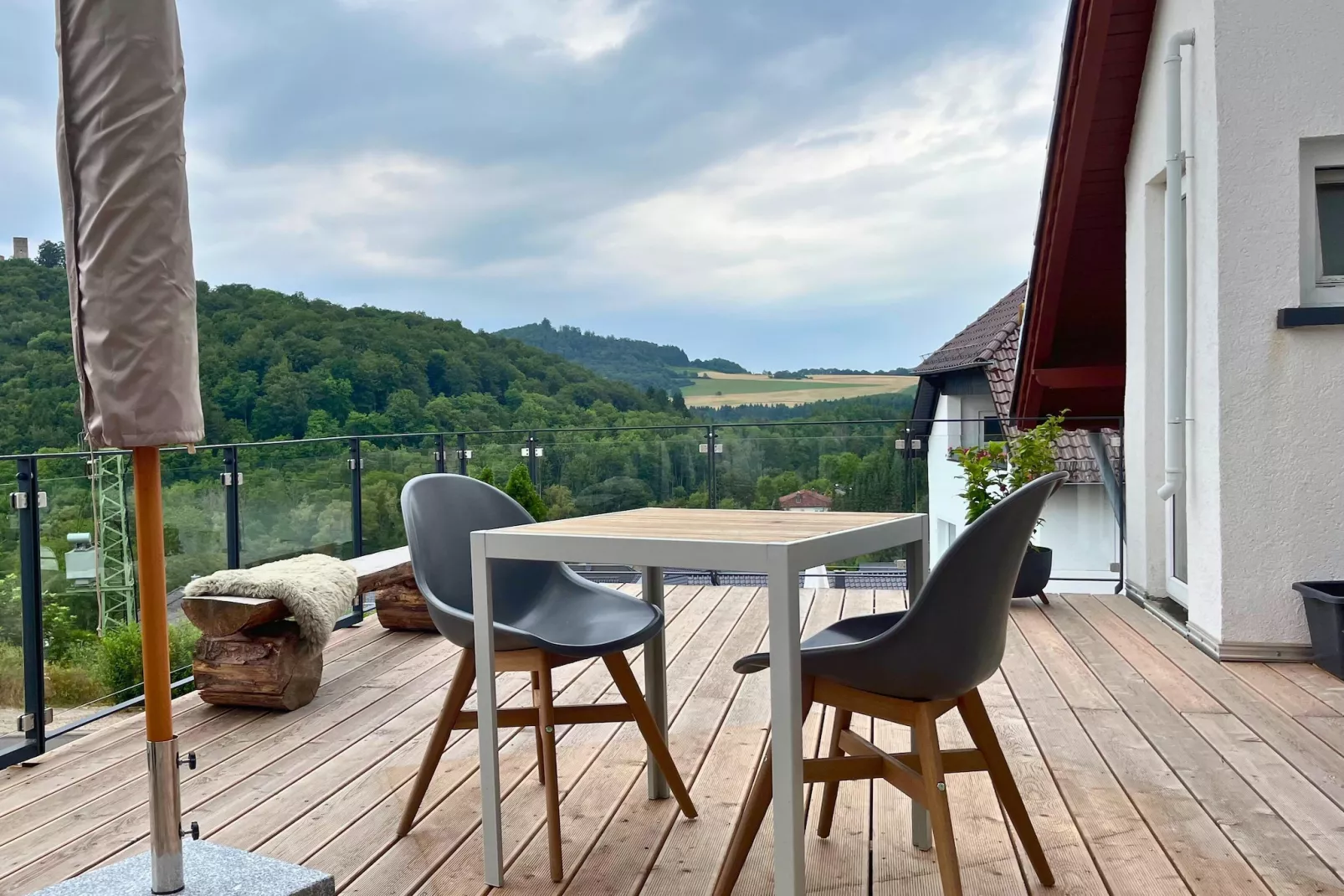 Apartment Eifelglück mit Dachterrasse-Terrasse / balcon