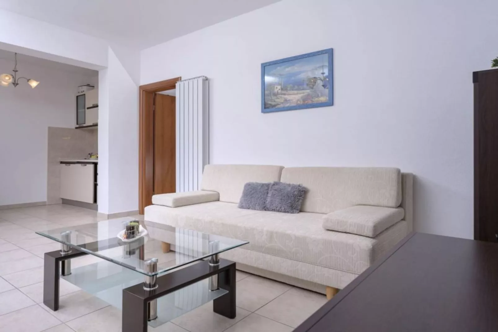 One Bedroom Apartment with Balcony and Sea View 2-Esszimmer