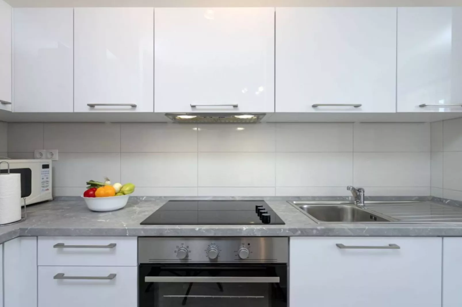 One Bedroom Apartment with Terrace and Sea View 4-Küche