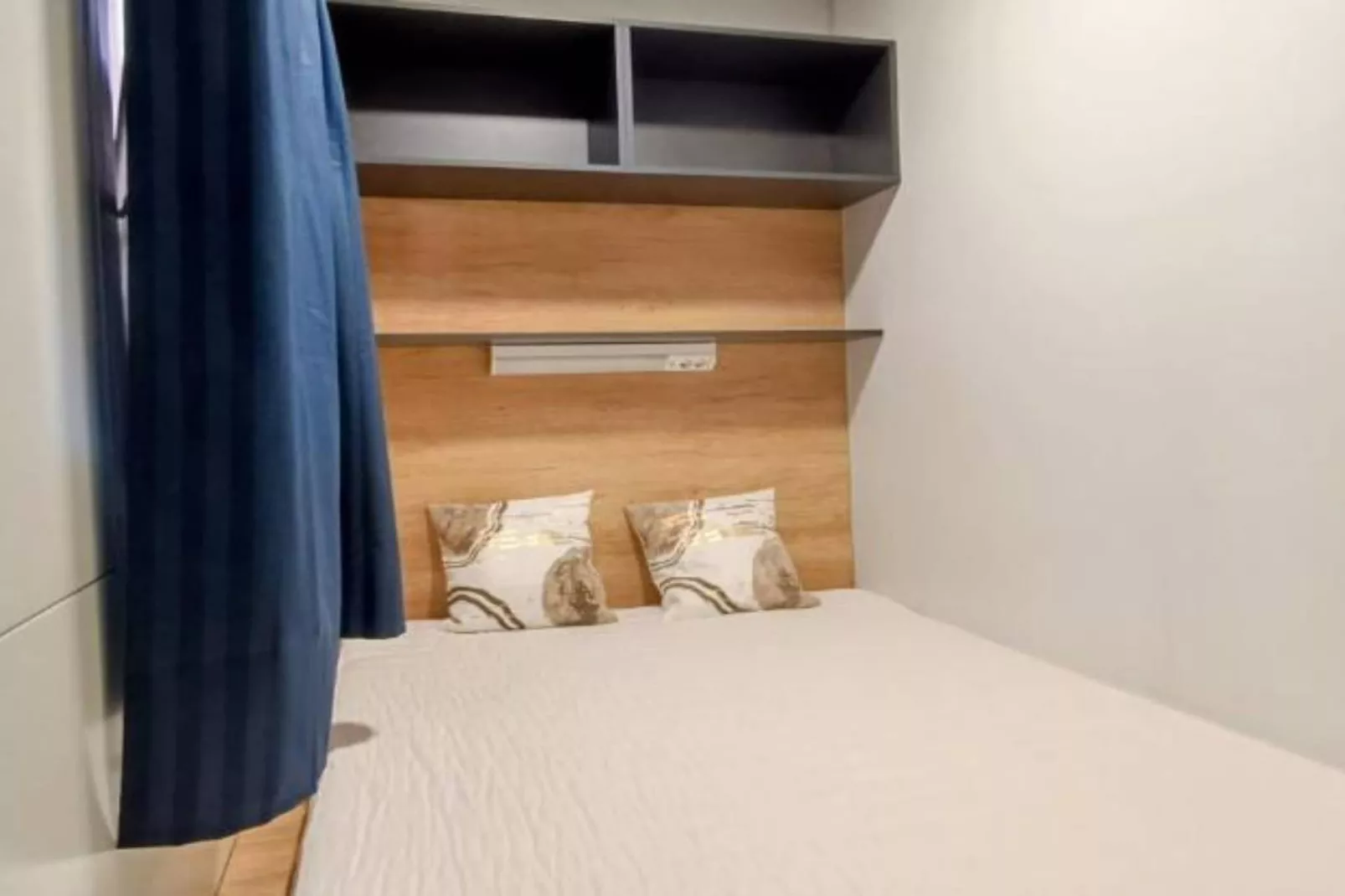 SAK Mobile Homes - Standard Two Bedroom Mobile Home with Terrace and Sea View (Br3)