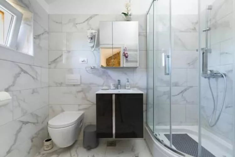 Holiday Home Lišnjak - Three Bedroom Holiday Home with Pool-Salle de bain