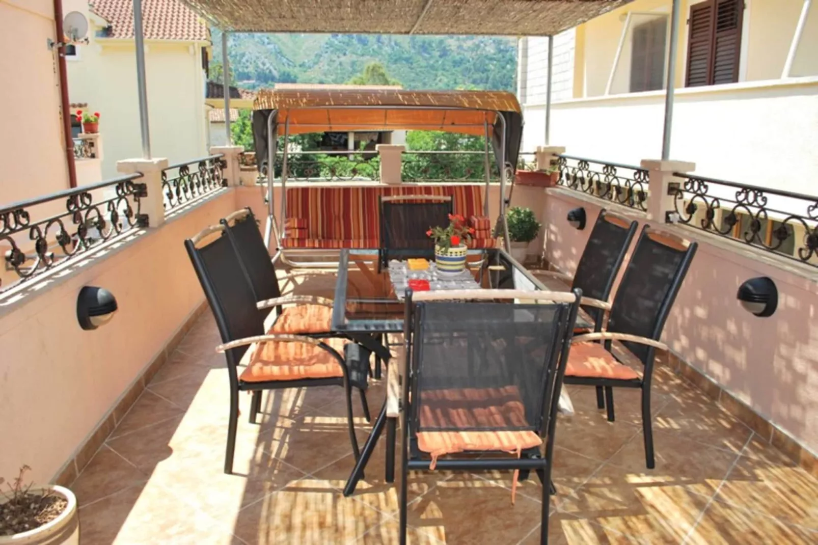 Chic & Sleek Apartments in Kotor - Studio Apartment Ground Floor (1)-Terrasse