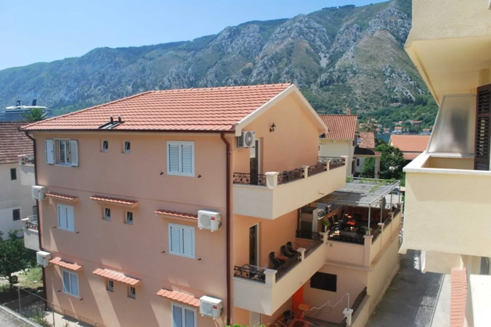 Chic & Sleek Apartments in Kotor - Deluxe Top Floor Apartment with Balcony and Sea View (6)-Outdoor