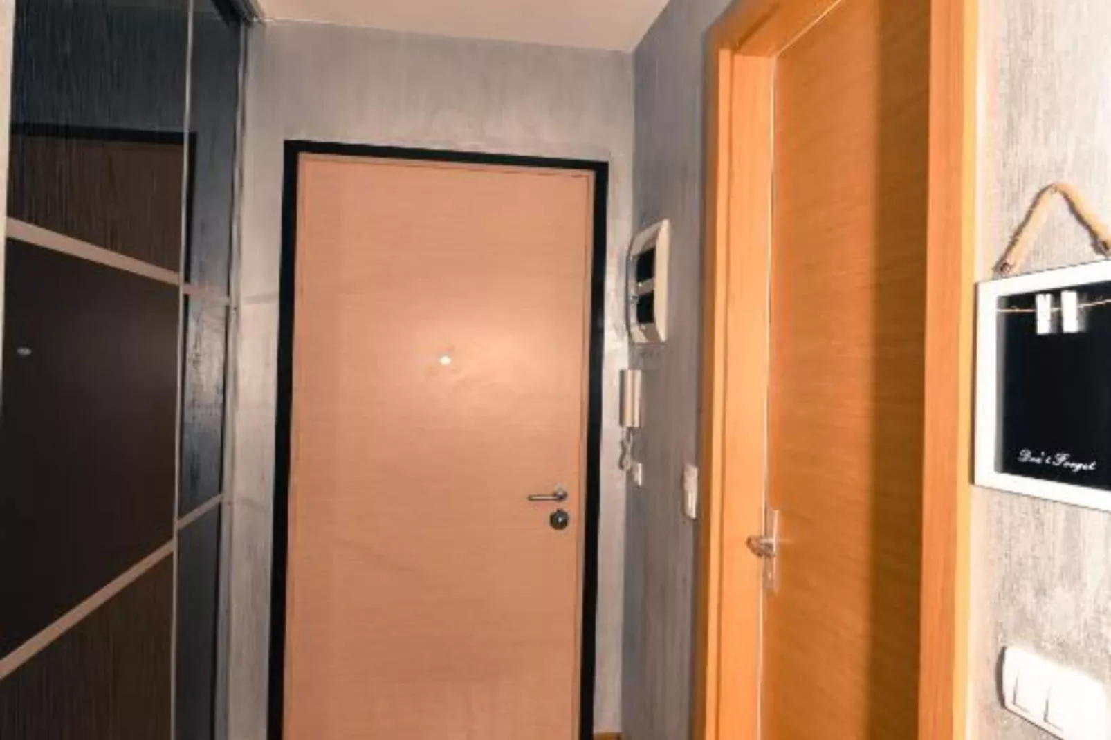 Chic Budva City Retreat - Studio Apartment with Balcony-Schlafzimmer