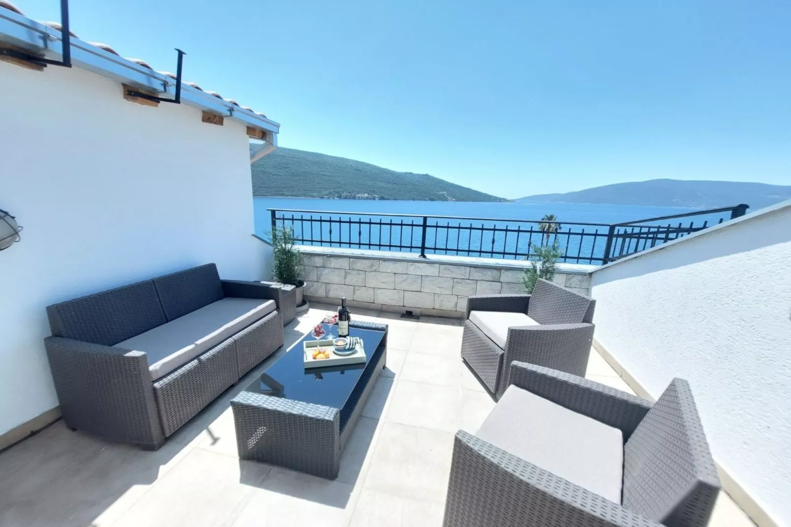 Villa Apartments Kumbor President - One Bedroom Apartment With Sea View (Porto)-Terrasse / balcon