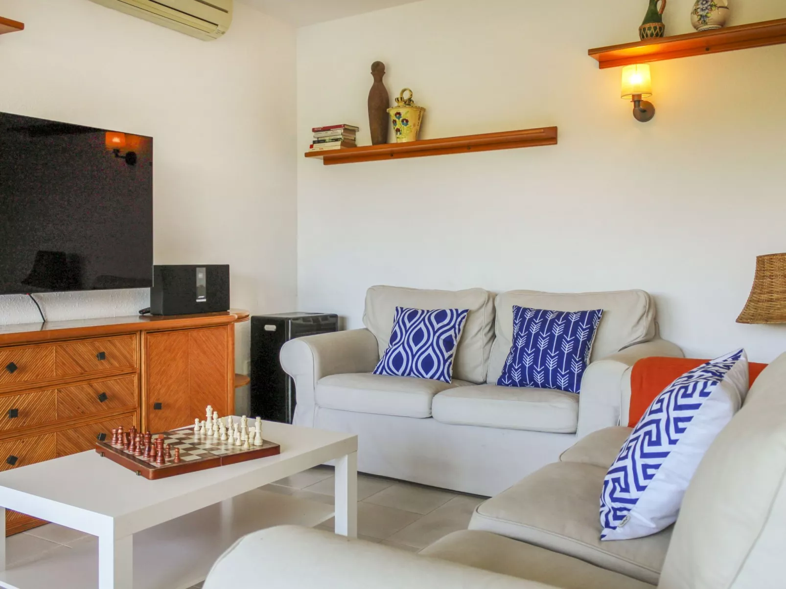 Sol Pins Tamariu-Inside