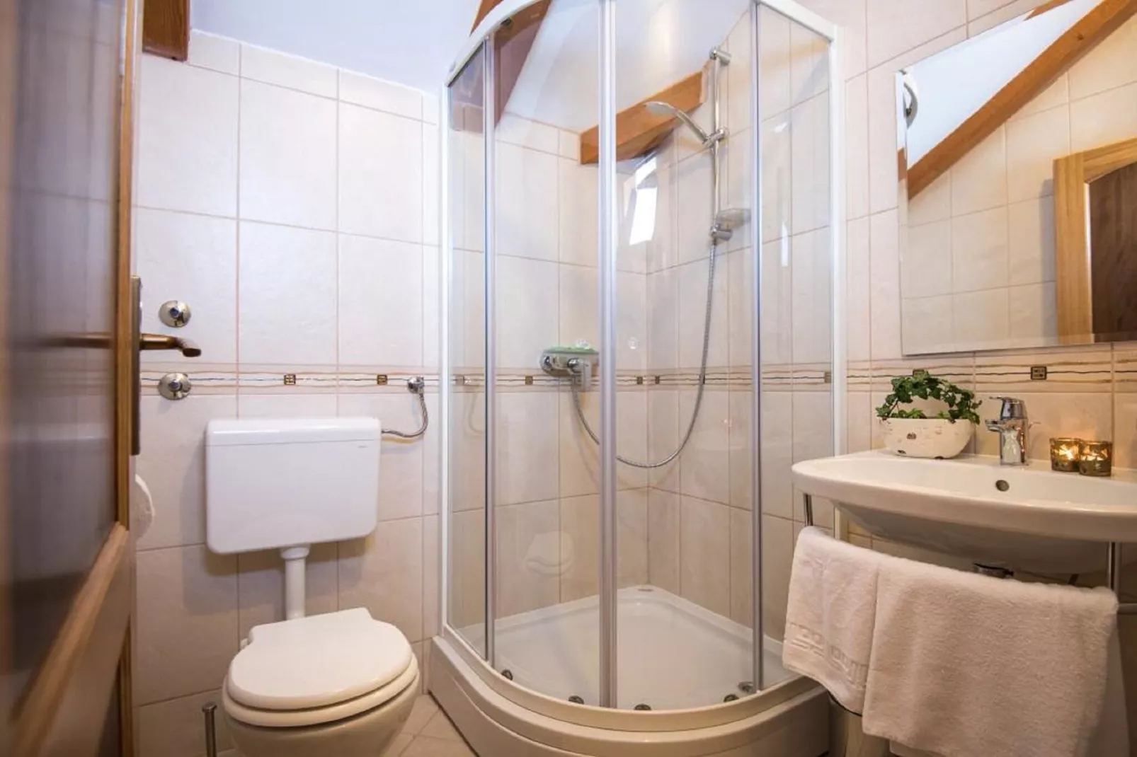 Apartments Zavala- Apartment 2-Badezimmer