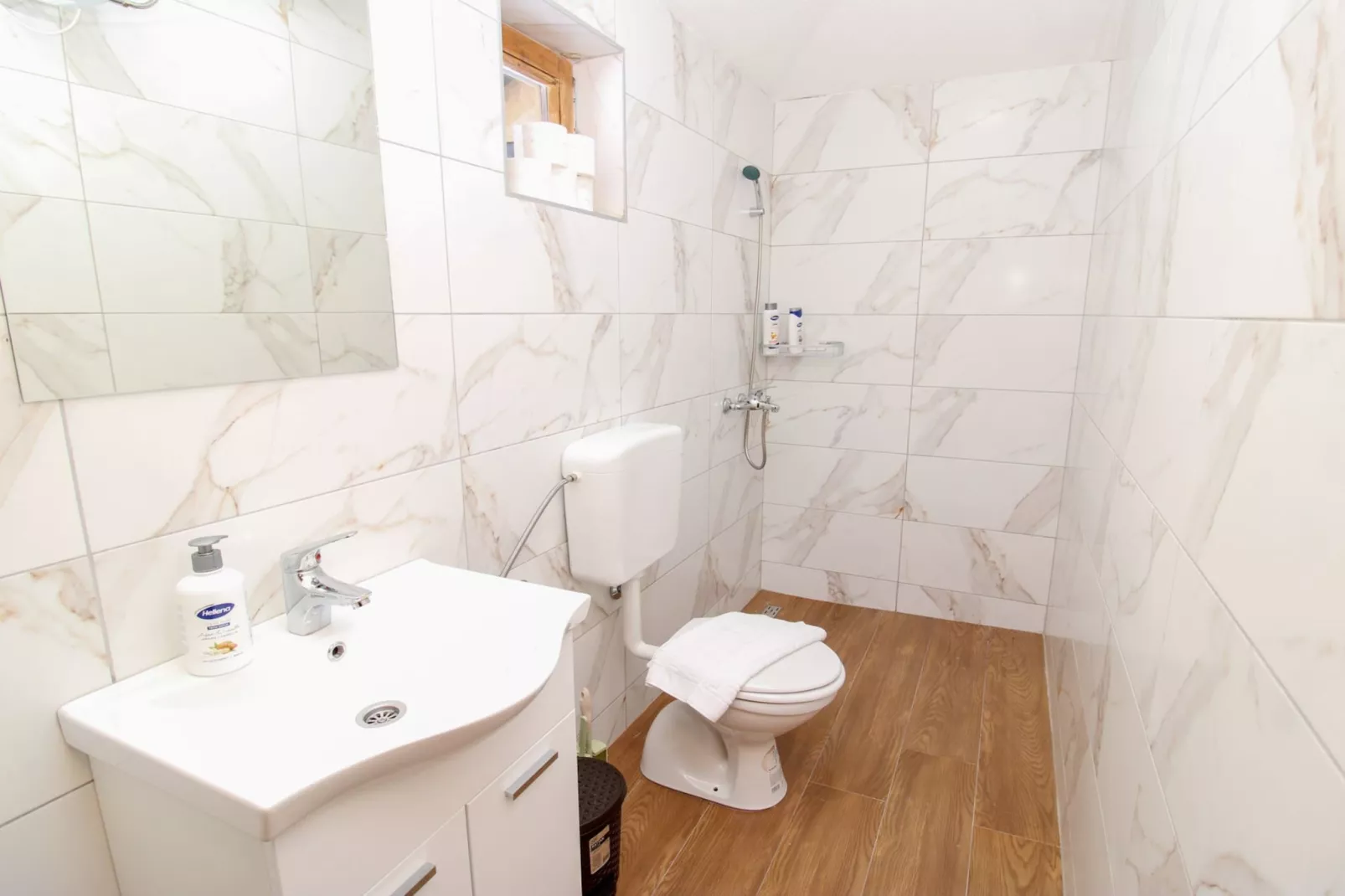 Ethno Village Dolina Mira - One Bedroom Holiday Home (Miljacka)-Bathroom