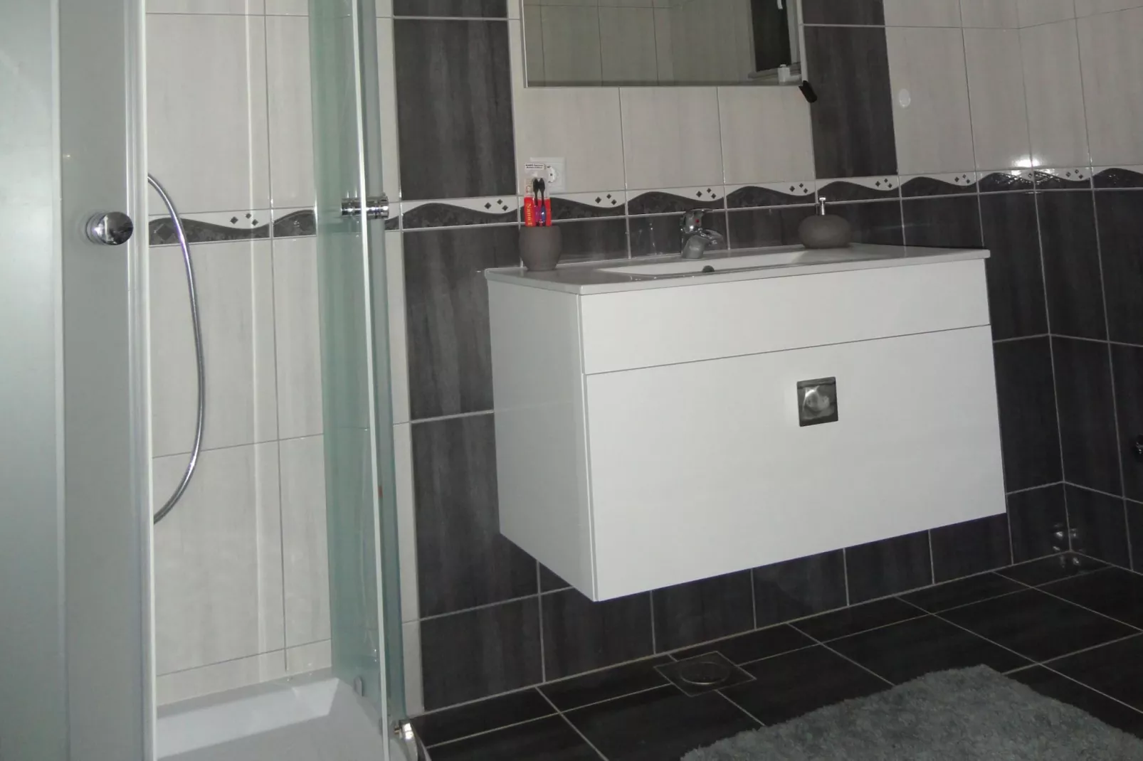 Apartments A&D - Superior One Bedroom Apartment with Terrace and River View (Deni)-Badezimmer