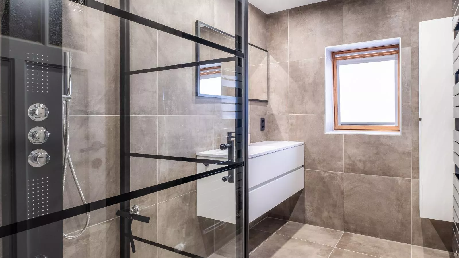 Illustrious-Salle de bain