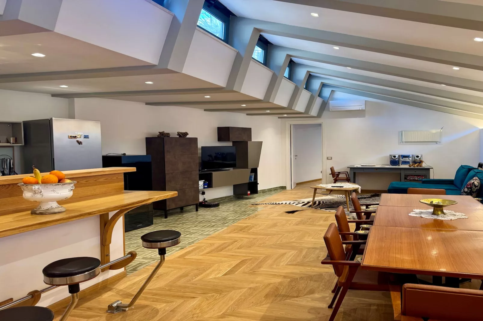 Caracalla Loft-Dining room