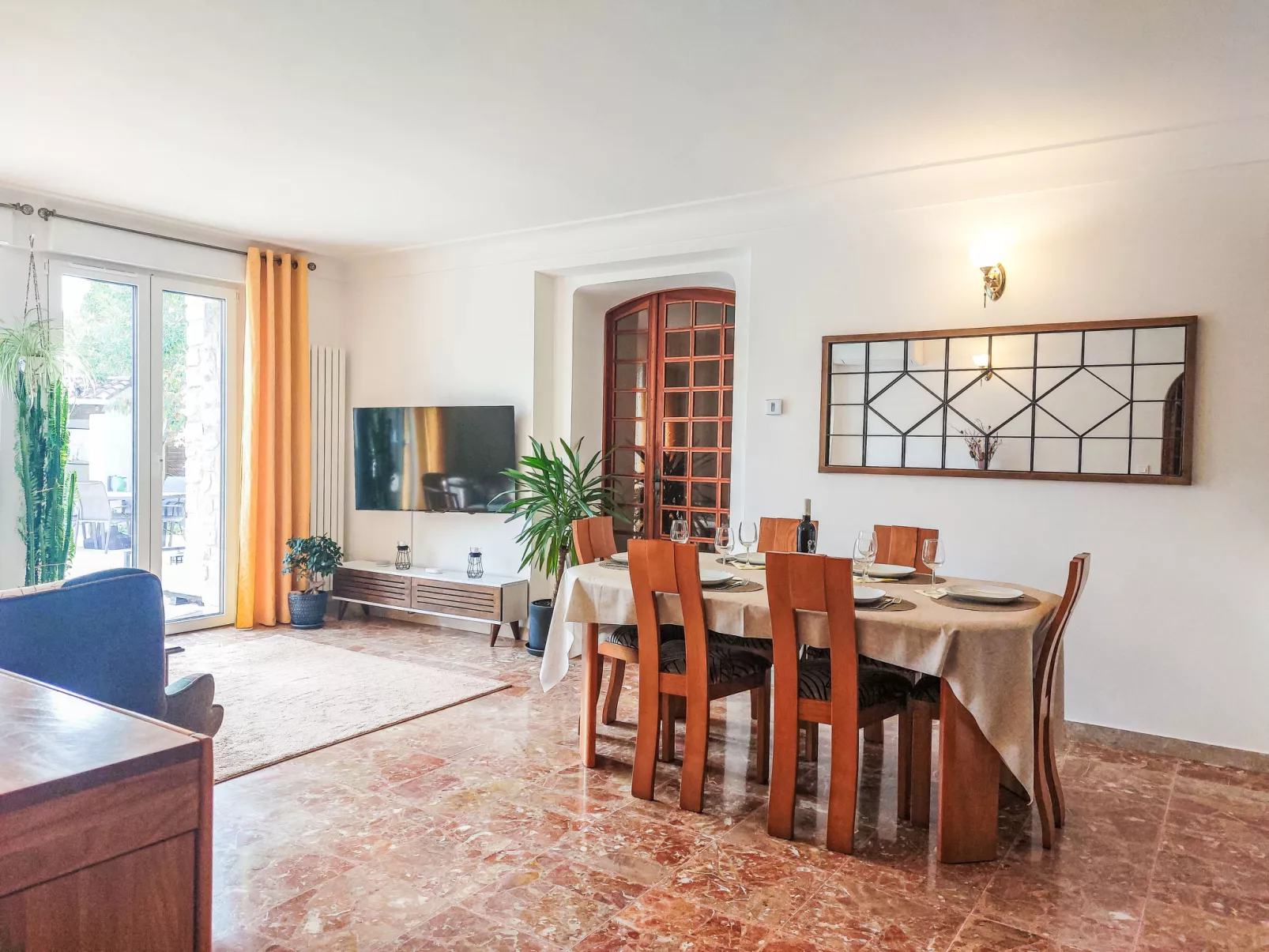 Les Pierres Fleuries-Inside