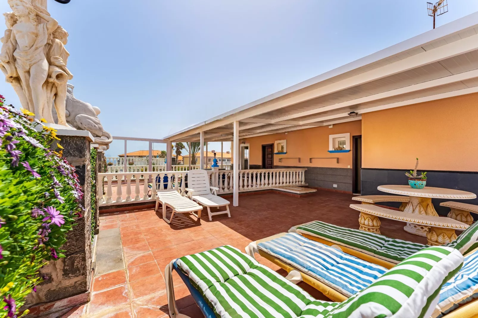 Delfin 14 Vista Jardin 2d-Terrasse/Balkon