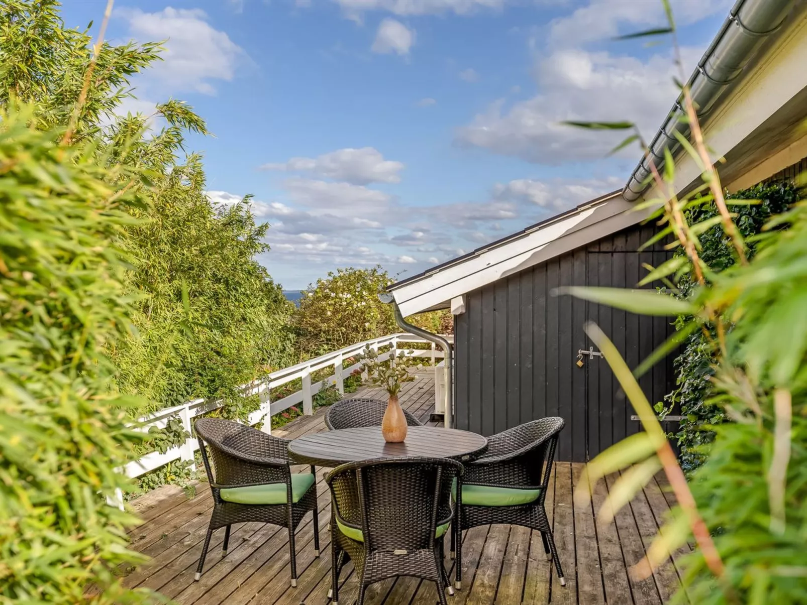 "Tjarven" - 350m from the sea-Draußen