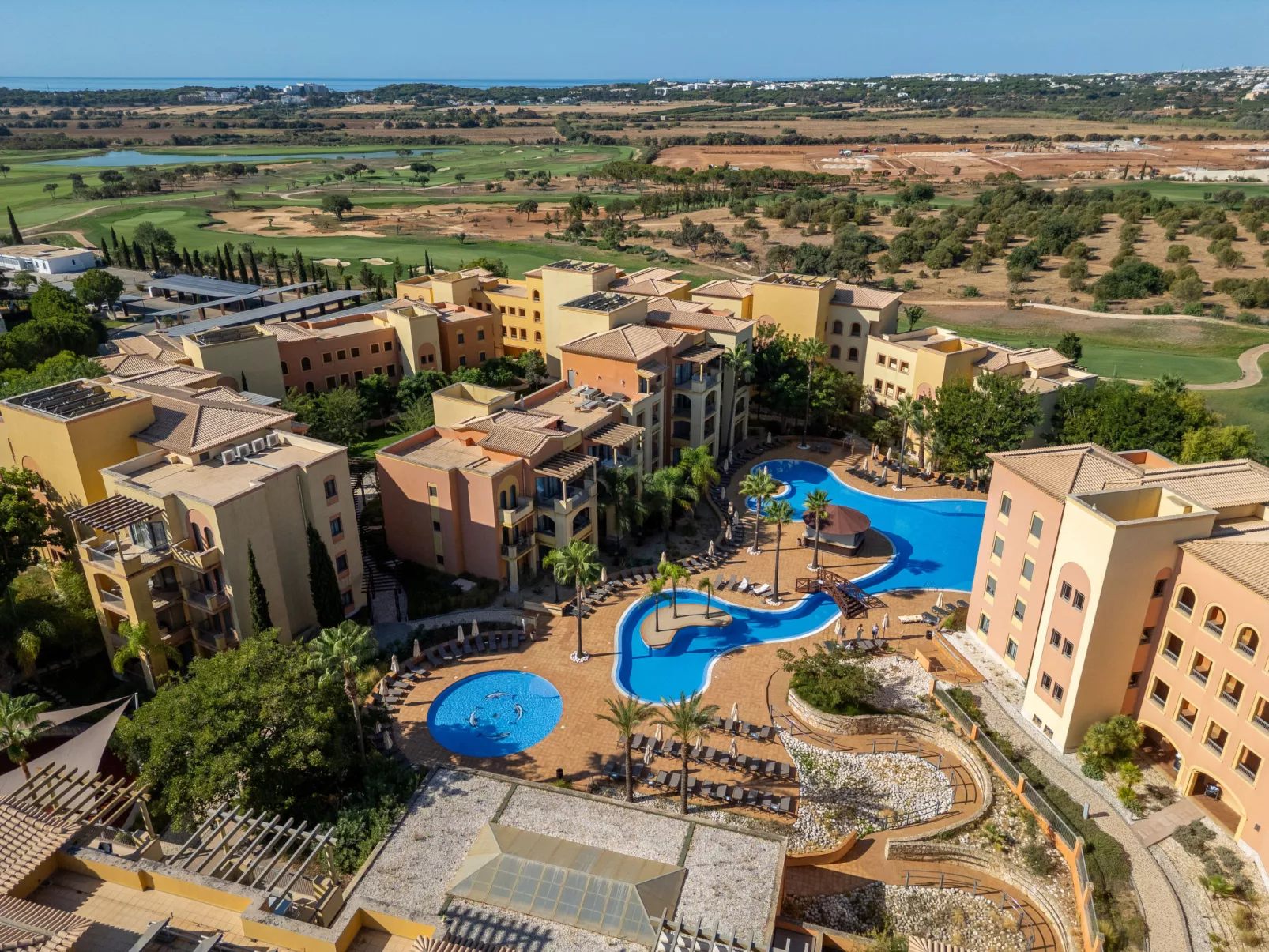 The Residence at Victoria-Outside