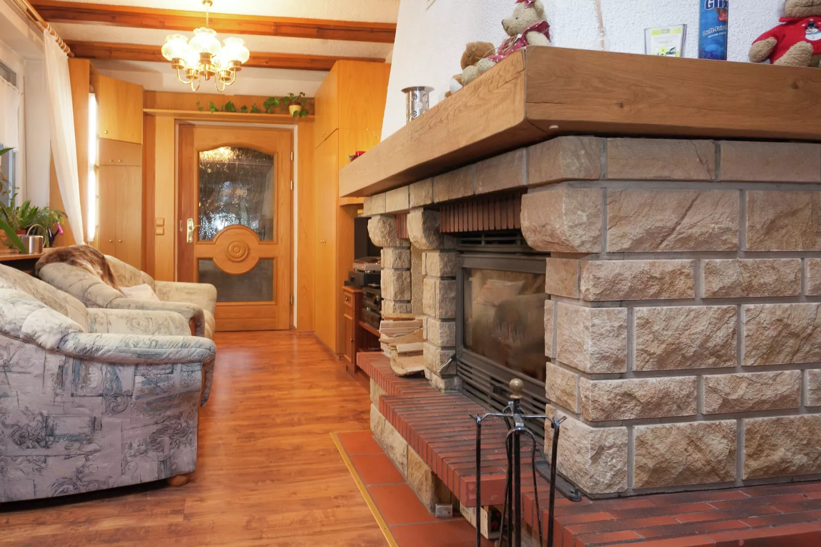 Ferienwohnung mit Kamin Am Waldrand-Wohnzimmer