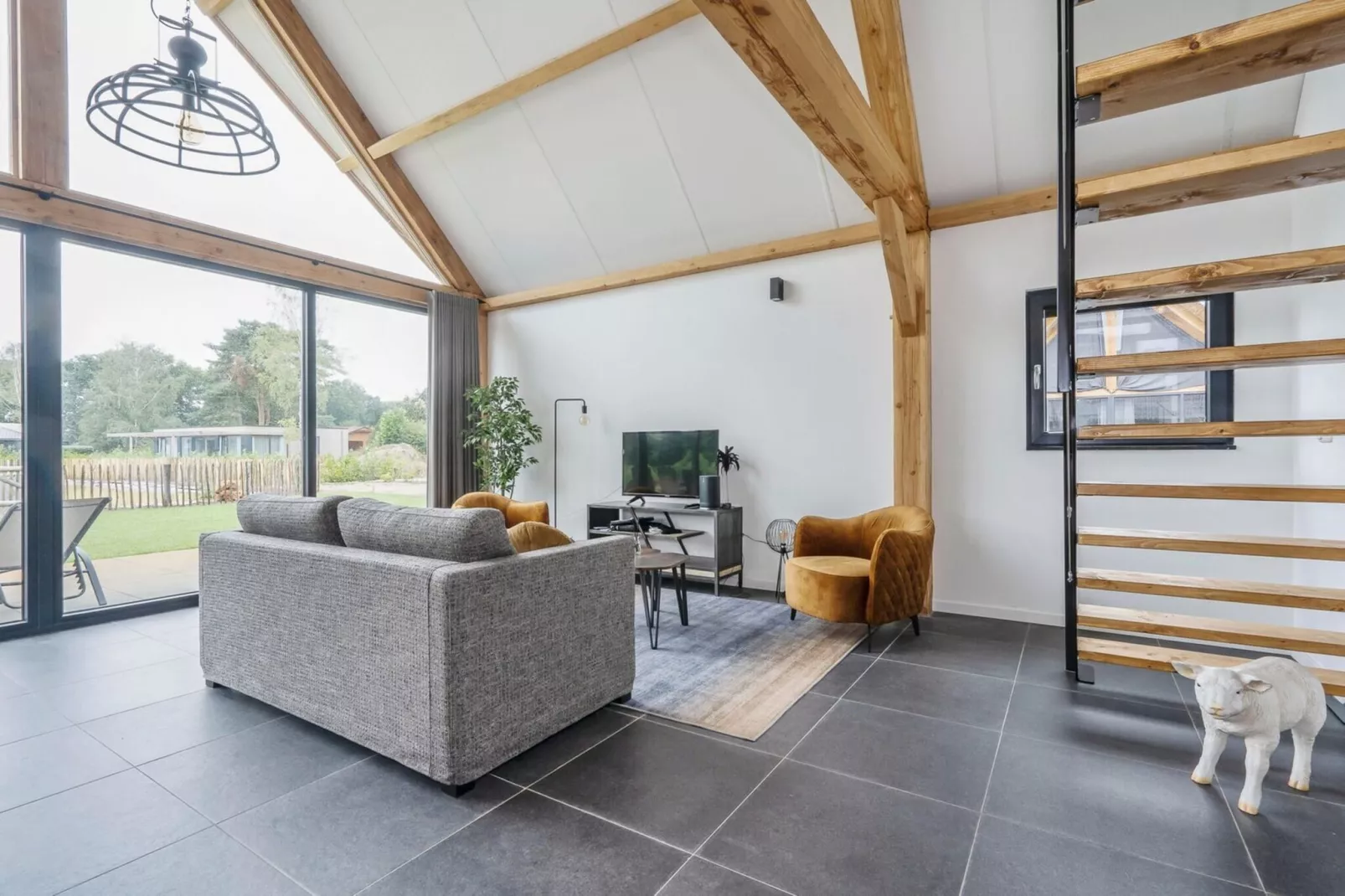 Farm Lodge 687-Living room