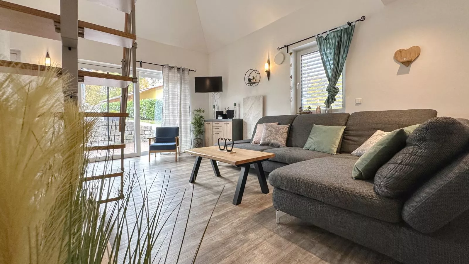 Hasn Res-Living room