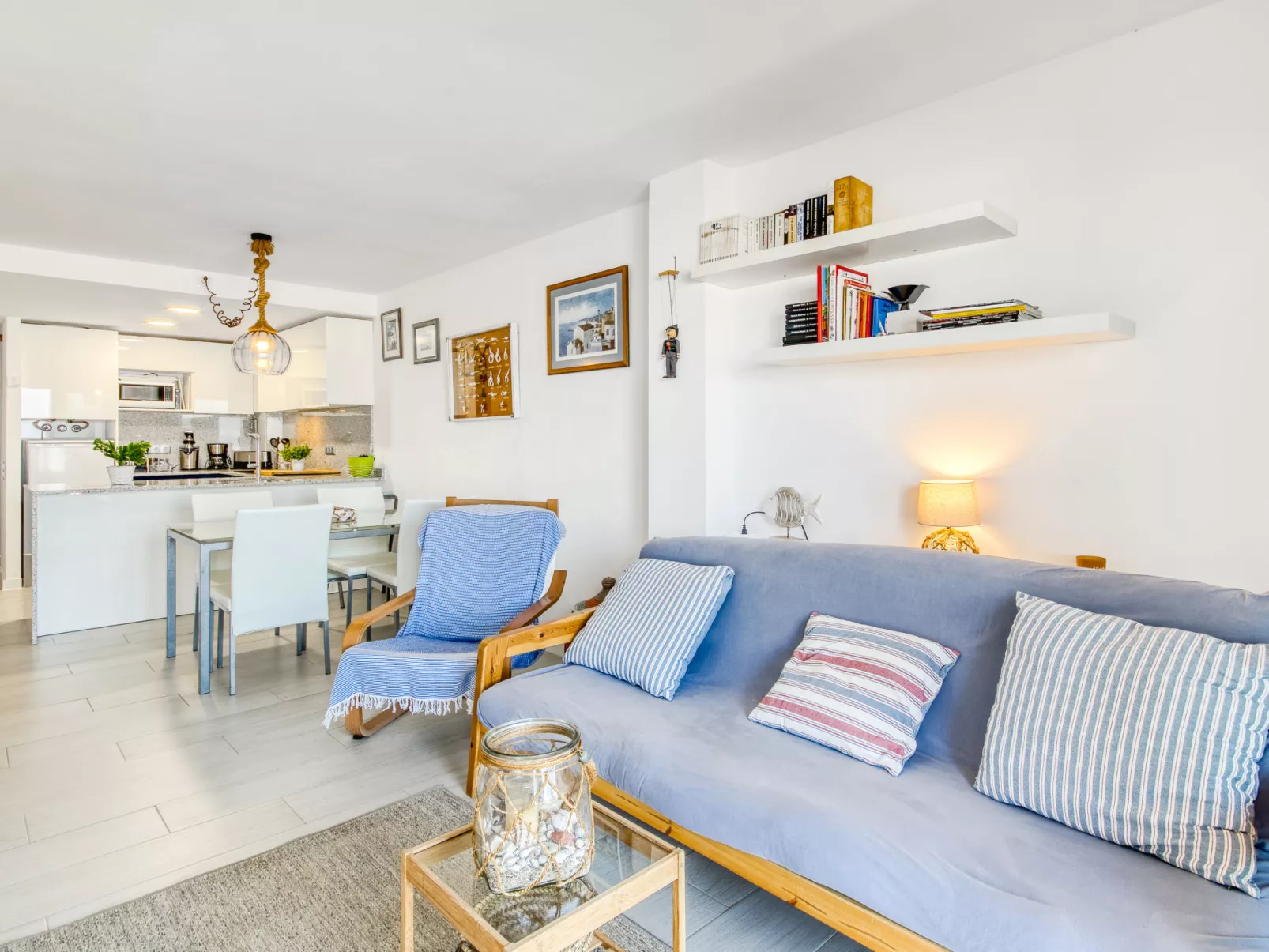 Port L'escala-Inside