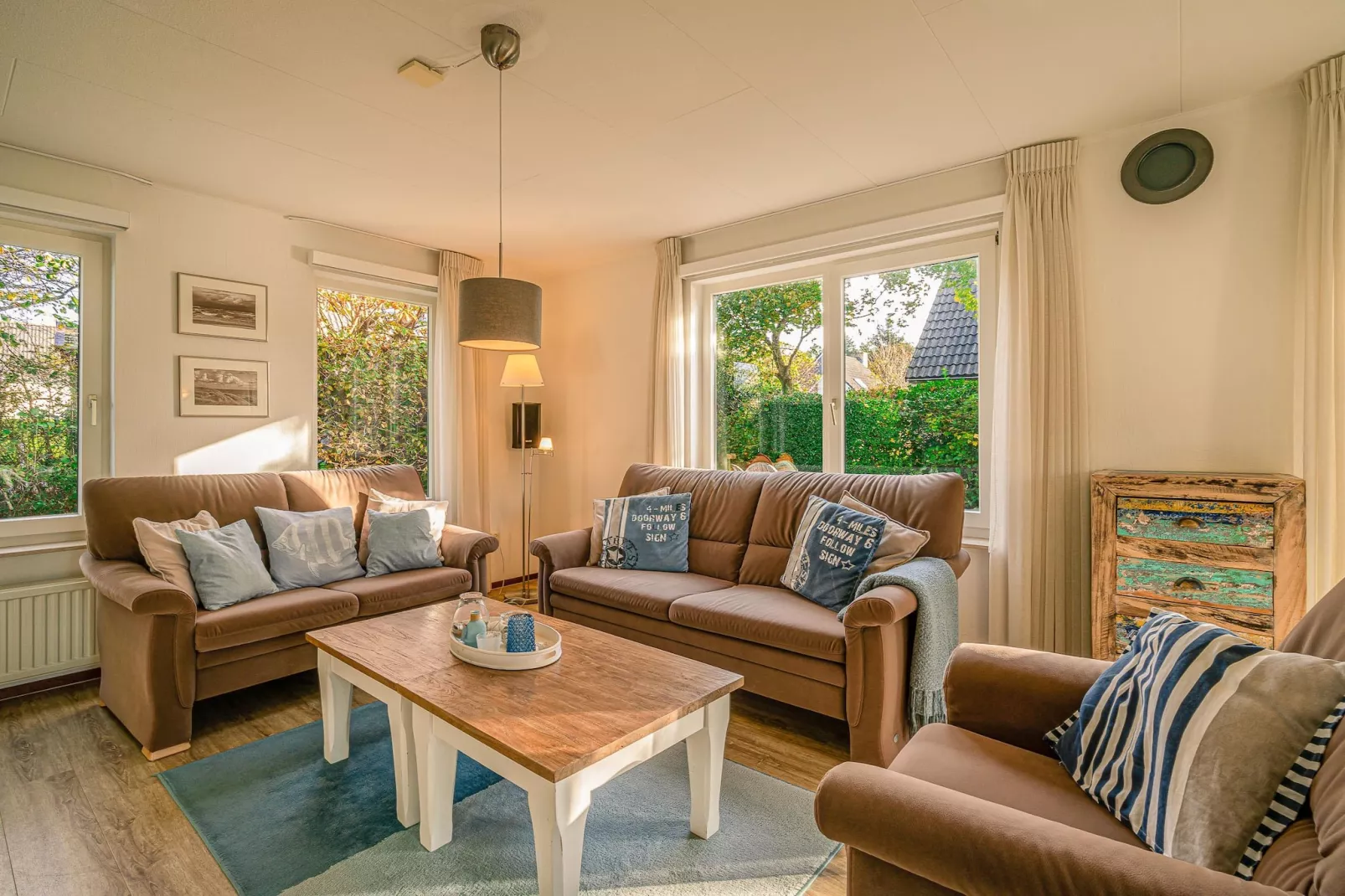 Kamperfoelie 65-Salon