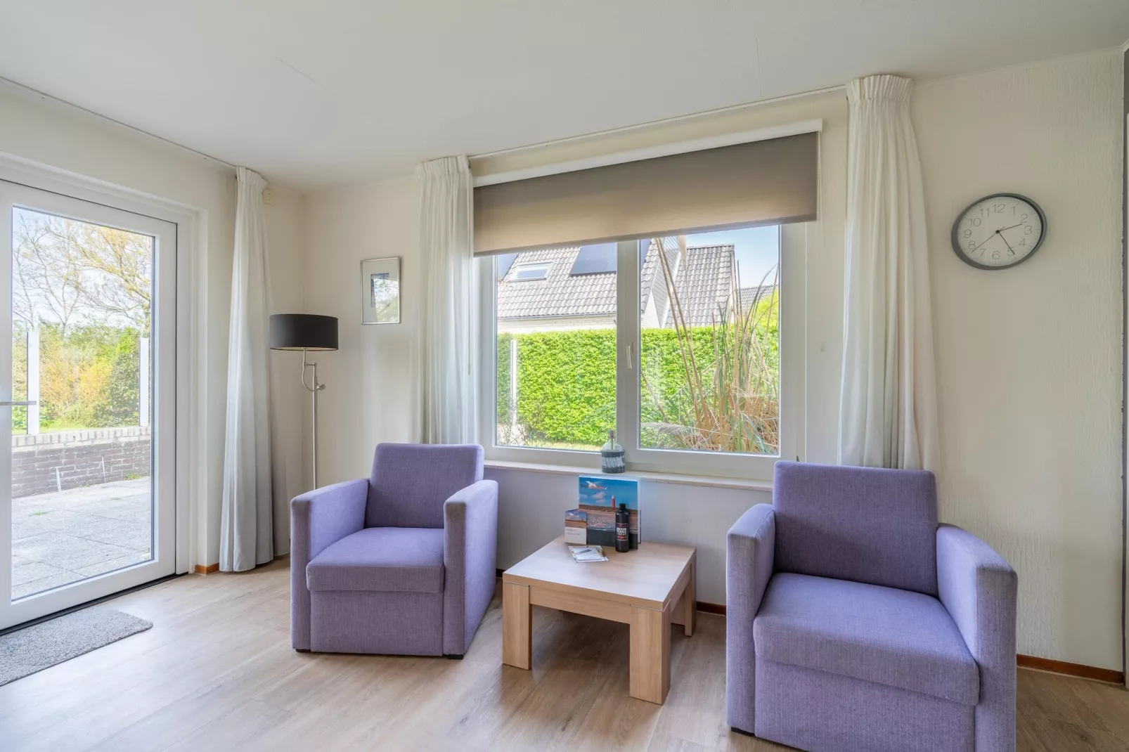 Kamperfoelie 63-Salon