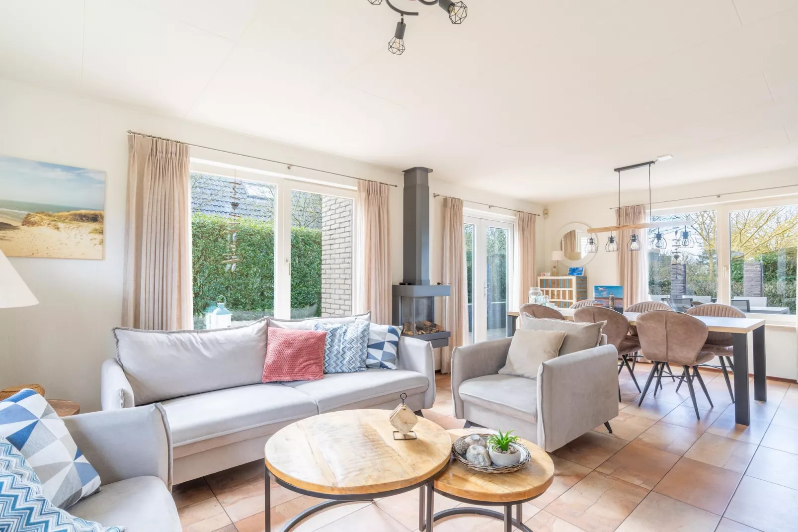 Kamperfoelie 81-Living room