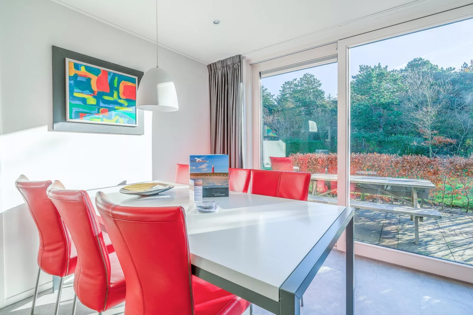 Kamperfoelie 93-Living room