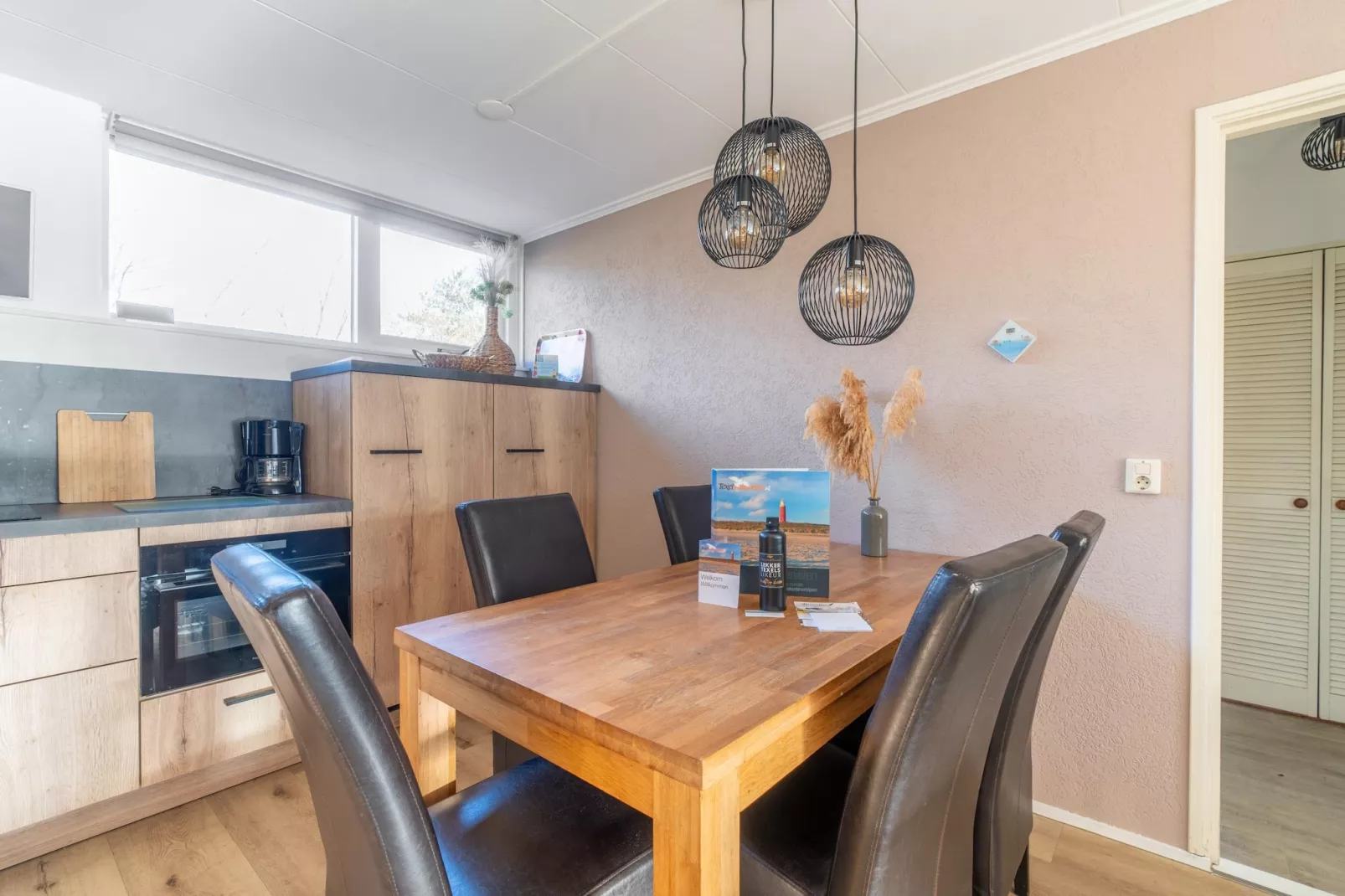 De parel 164-Dining room