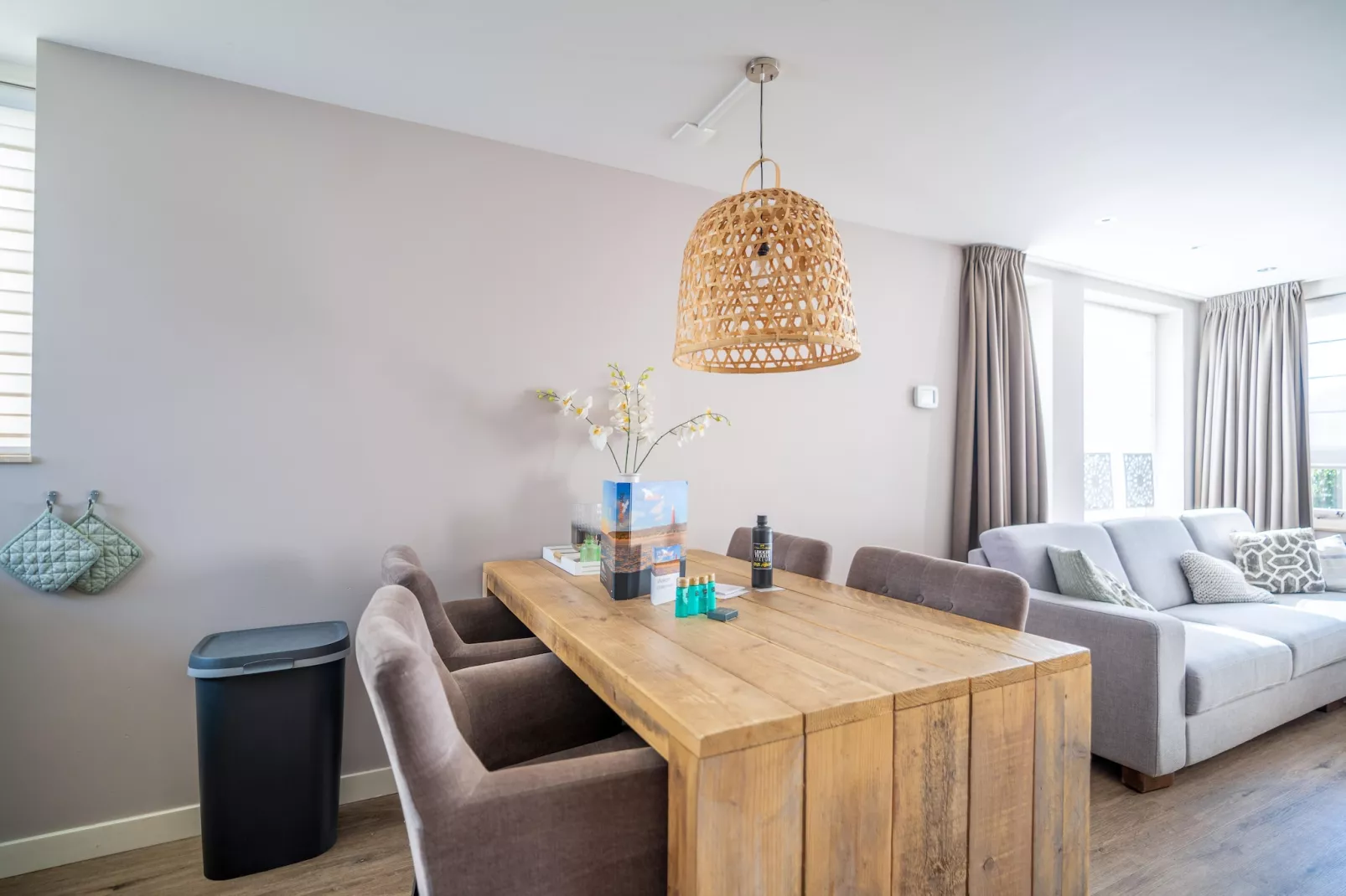 Juliana 034-Living room