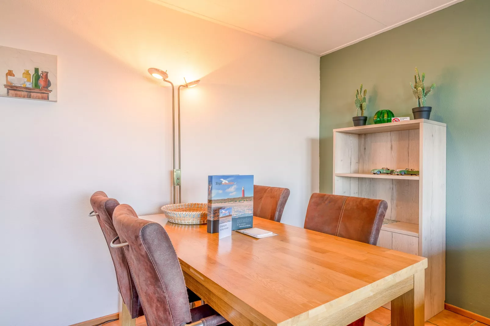 Juliana 062-Dining room