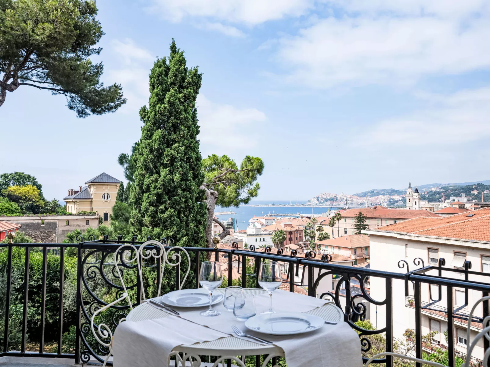 Villa Pinarello-Outside