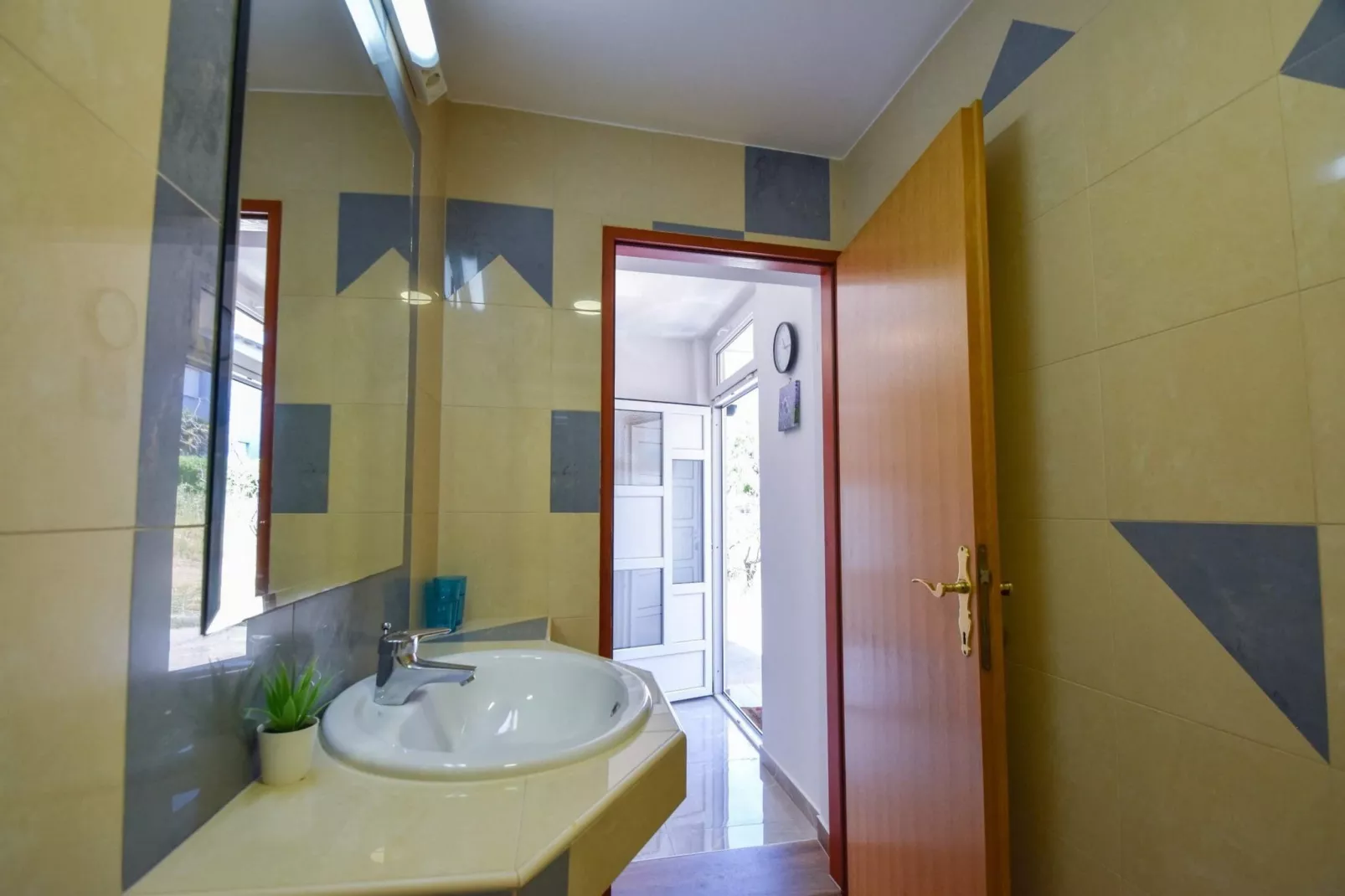 Apartments Jaklin -  Studio Apartment with Balcony and Sea View C-Bathroom