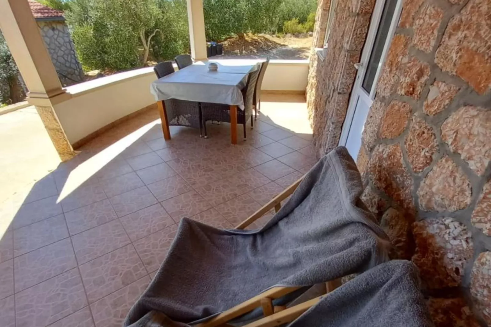 Comfort One Bedroom Apartment with Terrace and Sea view