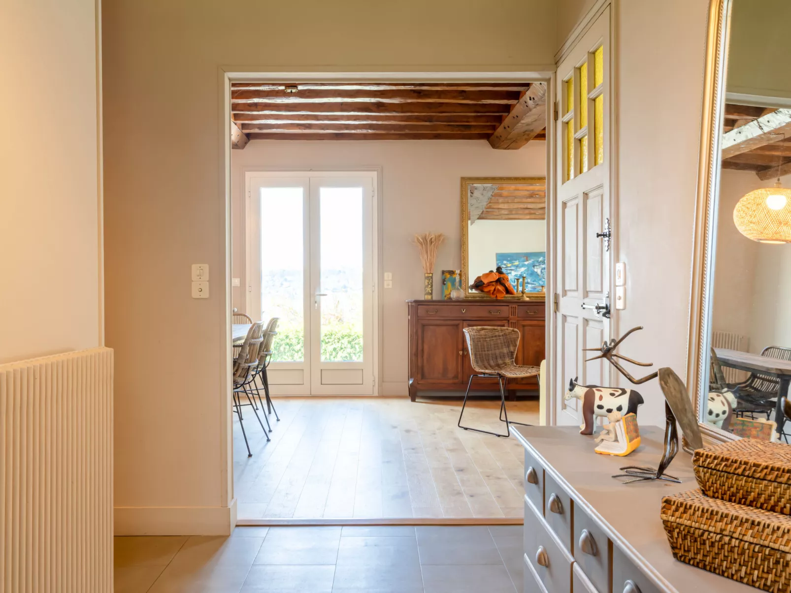 Les Jonquilles-Drinnen