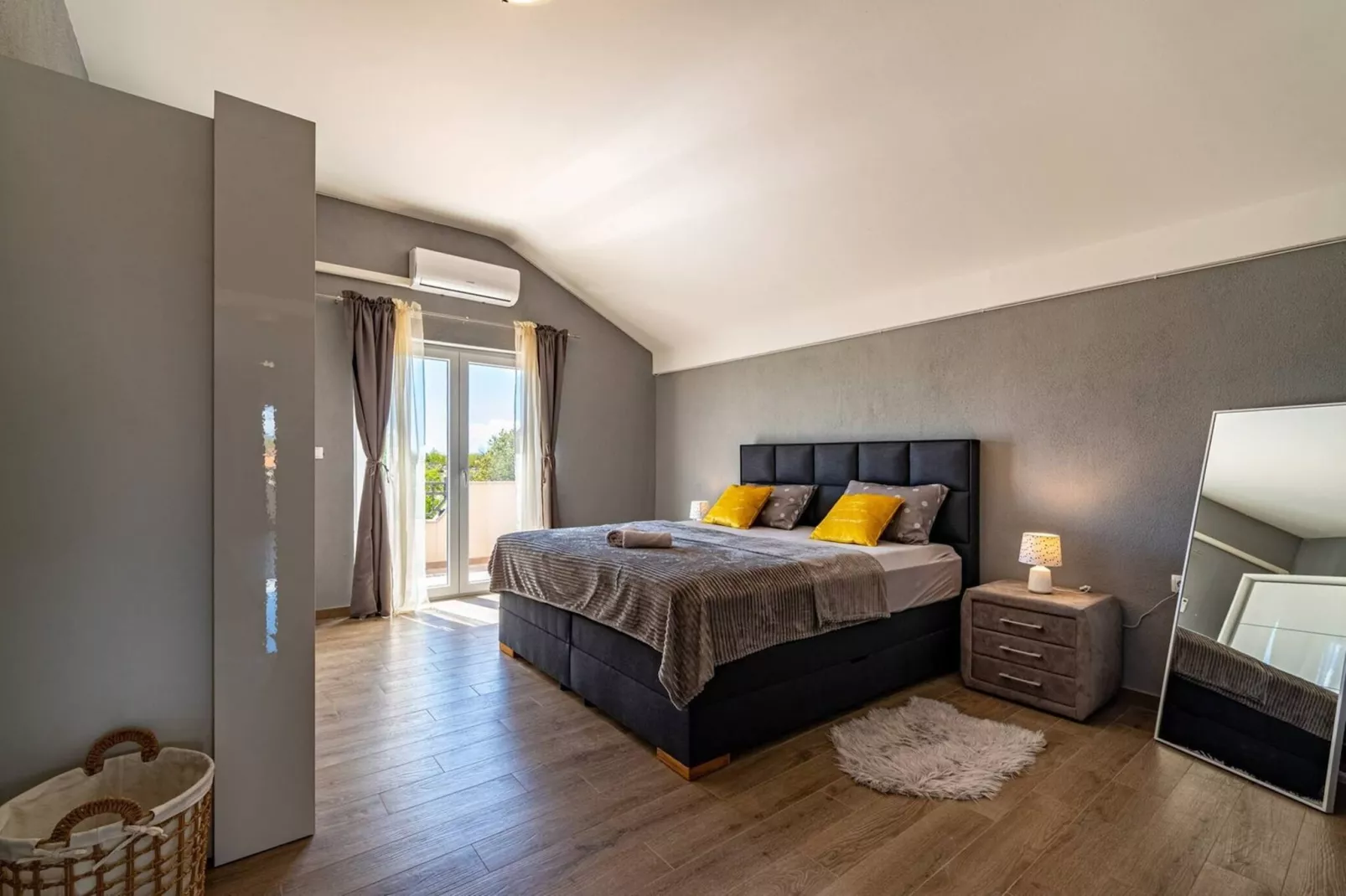 Luxury Villa Escape-Bedroom