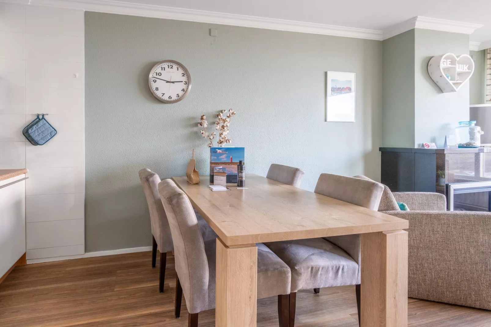 Juliana 164-Dining room