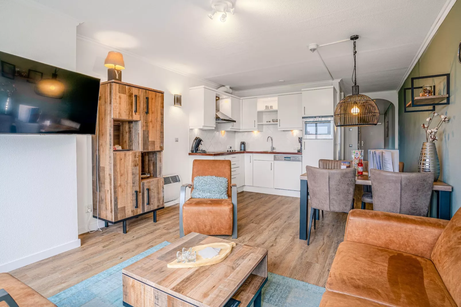 Juliana 136-Living room